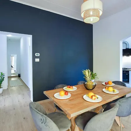 Cozy With Private Terrace *