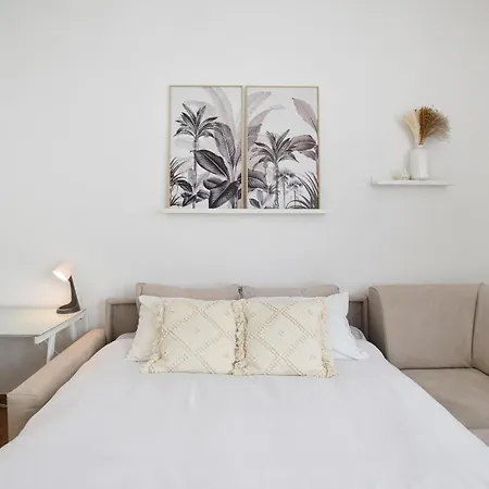 Cozy With Private Terrace Διαμέρισμα
